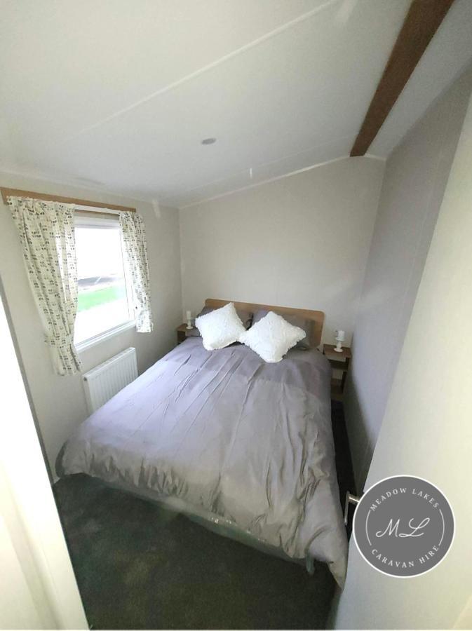 Palm Grove 181- Golden Palm - Pet Friendly, Wifi, Central Heating, Bed Linen - Meadow Lakes Caravan & Lodge Hire Chapel Saint Leonards Exterior photo